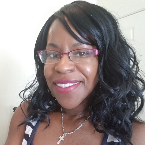 Meet your Posher, Toria - Picture 4 of 4